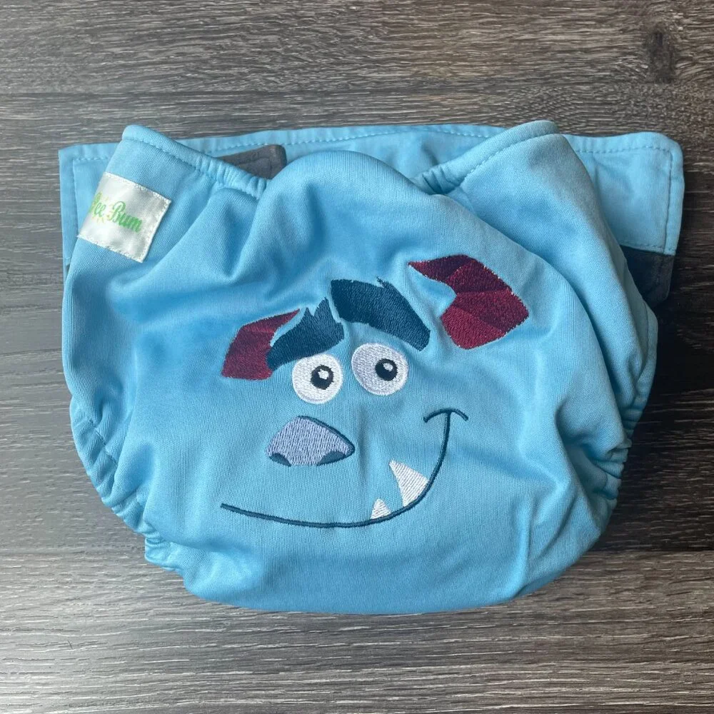 Cute cloth diaper *** adjustable / insert **** (Monster Inc vibe)